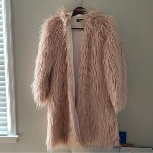Vintage-like faux feather fur coat